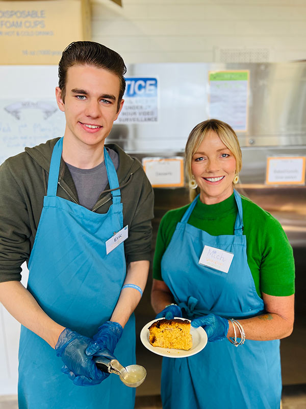 Eric-&-Michelle Team-&-Vinnies-Van